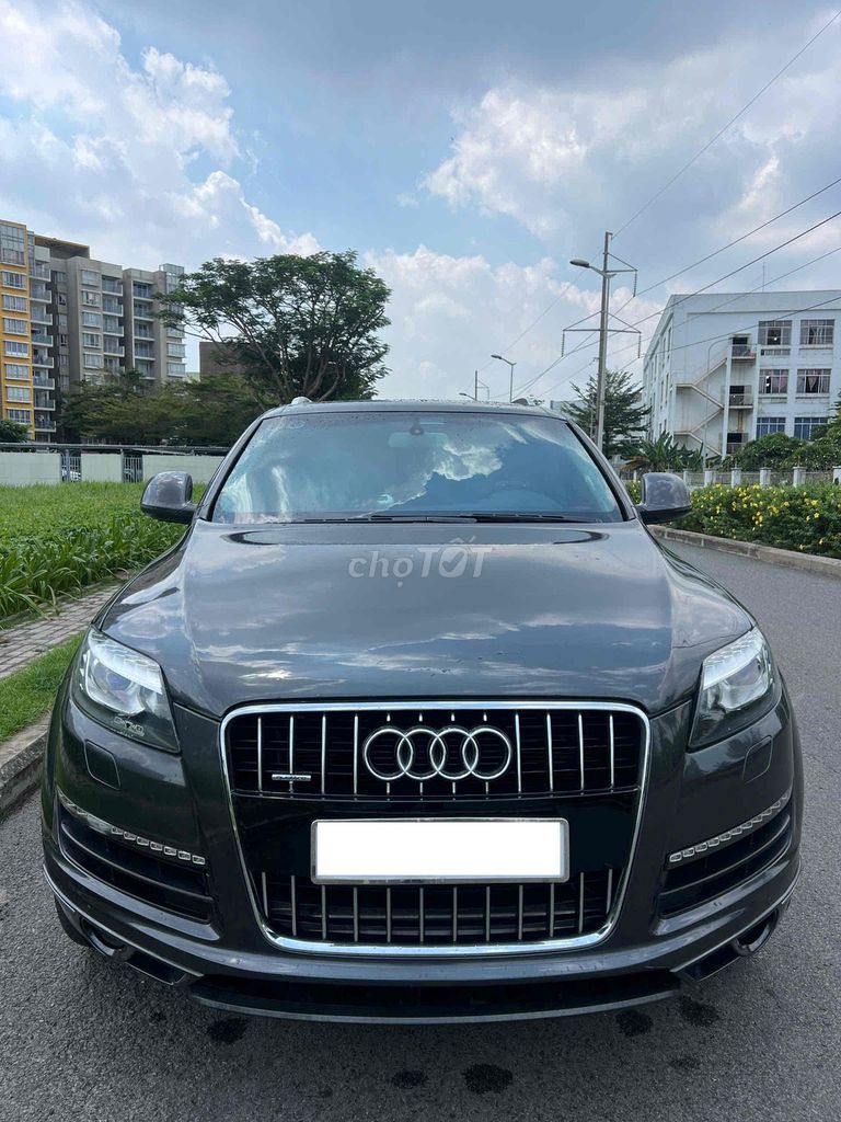 Audi Q7 Quattro 4.2L bản Full xe đẹp zin cao cấp