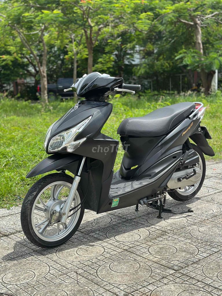 Черный скутер SYM Passing 50cc