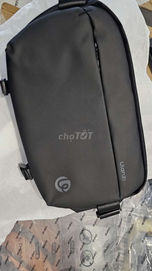 Túi đeo chéo Ulanzi PB 038 Đen Mới. Mua bán Túi xách tại Thành phố Thuận An Bình Dương được đăng bởi KyAnh hình 1