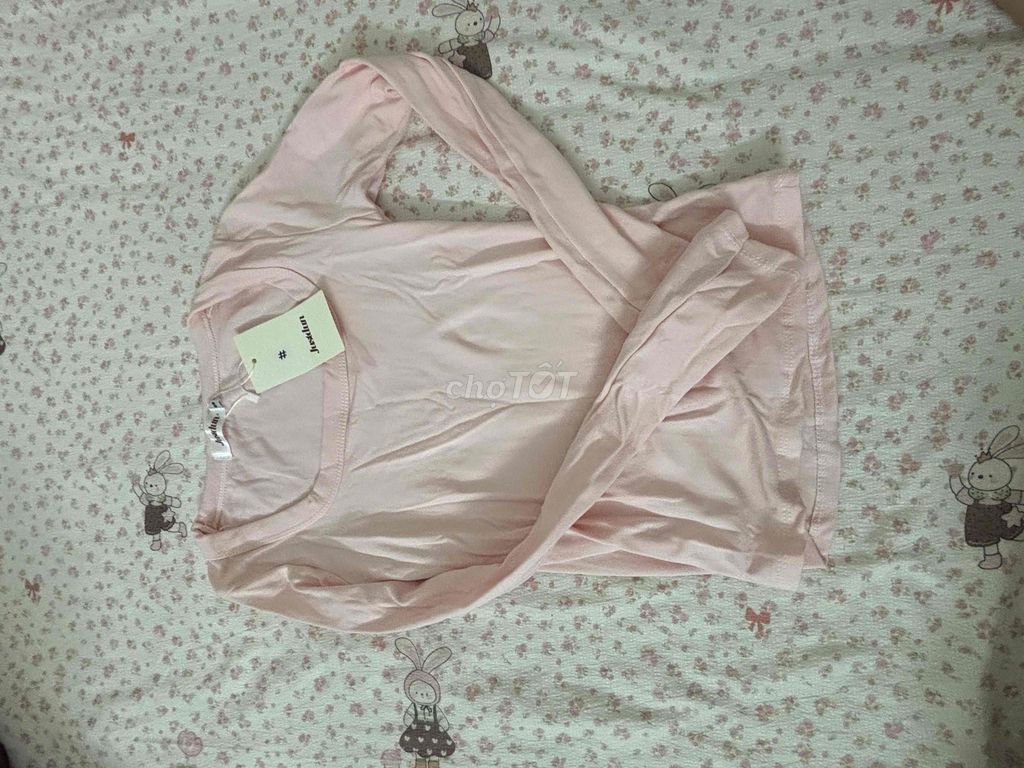 Áo thun justdun cổ vuông size s. Mua bán Quần áo tại Huyện Phúc Thọ Hà Nội được đăng bởi Thu Trang Nguyễn hình 1