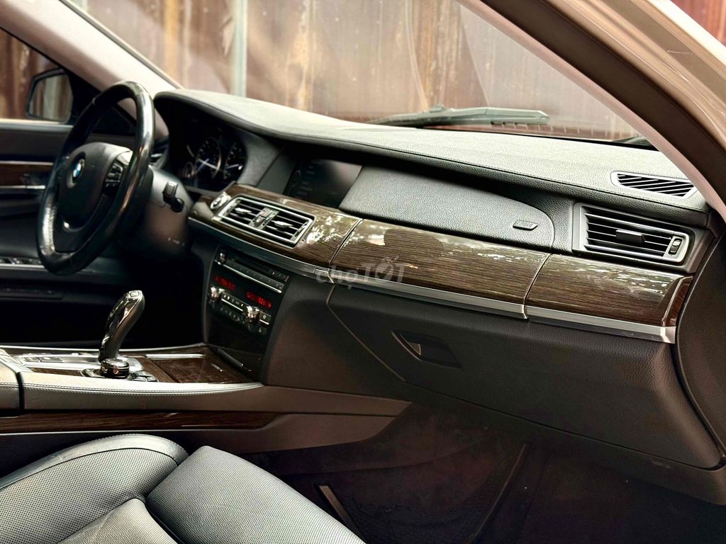 BMW 7 Series 2009 F02 new model dkld 2011. Mua bán Ô tô tại Quận Tân Phú Tp Hồ Chí Minh được đăng bởi Lê Băng Vinh hình 20