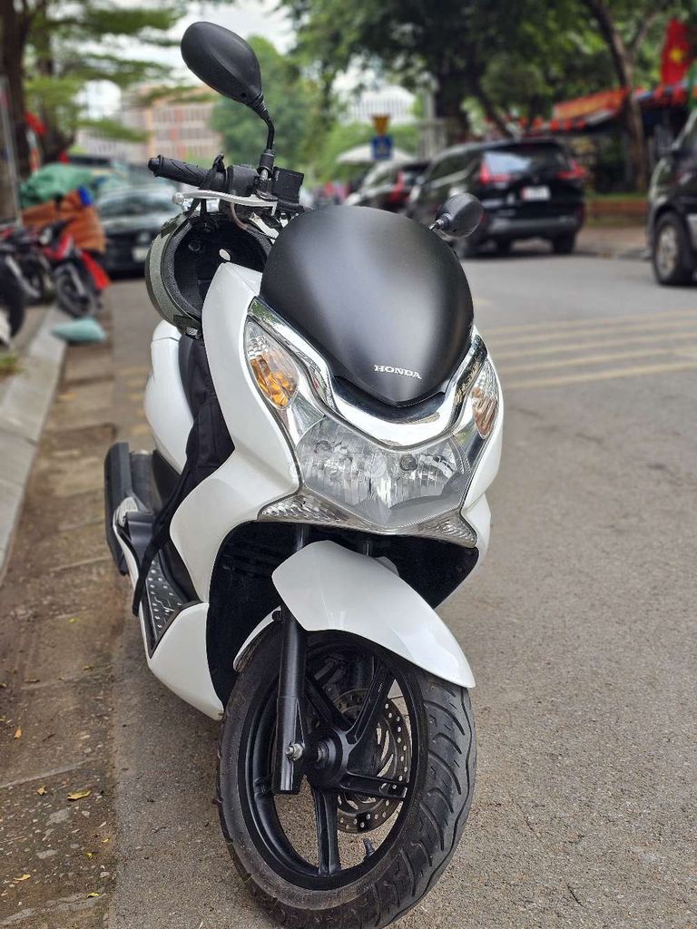 PCX máy Thái xịn còn zin và đẹp. Mua bán Xe máy tại Quận Cầu Giấy Hà Nội được đăng bởi Lê Minh hình 2