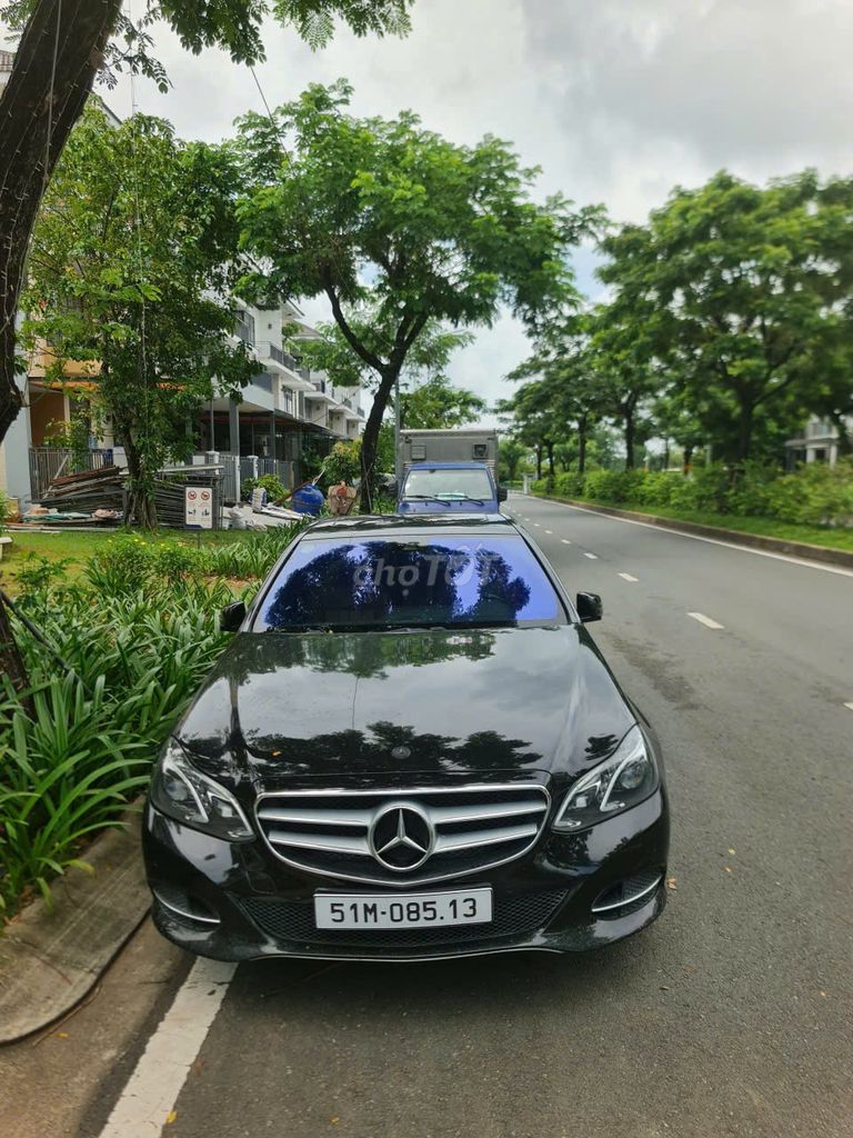 Мерседес E250 2014 черный 108 тыс. км