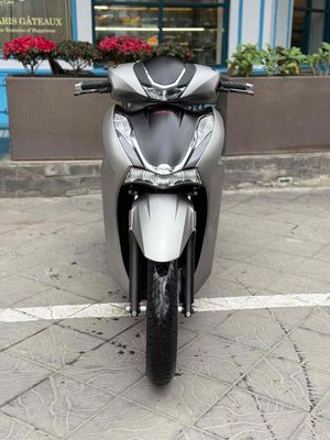 SH350 2024 bạc mới 99% - Trả trước 80tr nhận xe ✅. Mua bán Xe máy tại Quận Long Biên Hà Nội được đăng bởi Nguyễn thị xuân