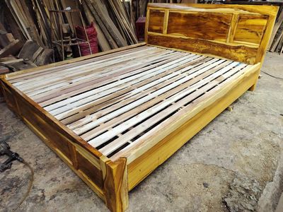 Giường gỗ muồng xịn