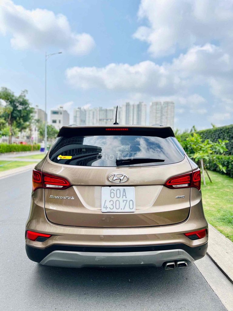 Hyundai Santafe 2017 2.4L 4WD Nâu 80.000 km 1Chủ