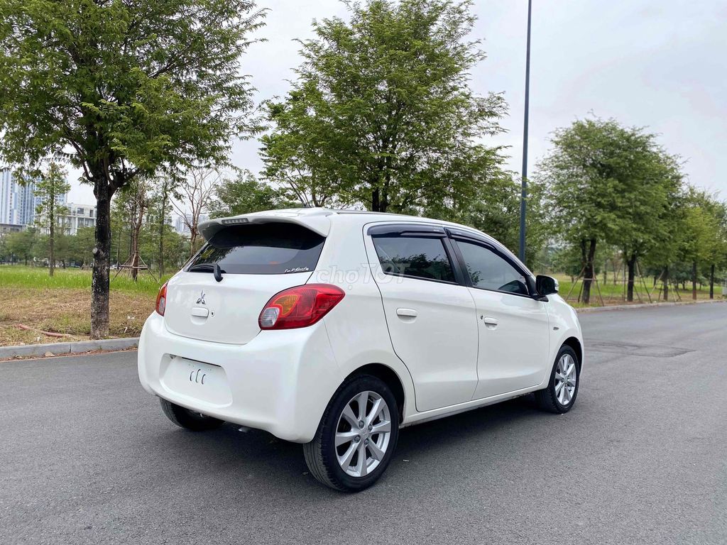 Mitsubishi Mirage 2015 số tự động