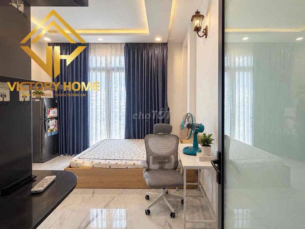 BAN CÔNG CỬA SỔ LỚN TRUNG TÂM PHÚ NHUẬN GẦN SÂN BAY QUẬN 1