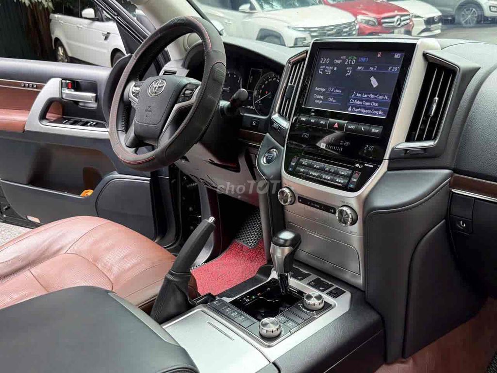 Toyota LandCruiser VX 4.6 V8 sx 2020 màu đen. Mua bán Ô tô tại Quận Cầu Giấy Hà Nội được đăng bởi Cao Quý hình 12