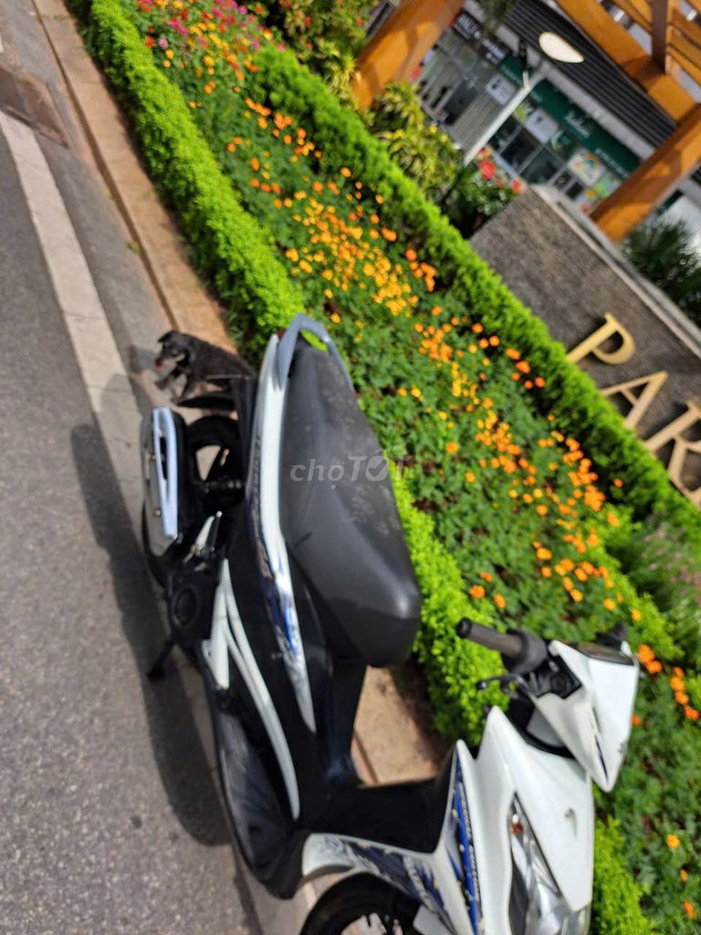 Bán xe Hayate Suzuki mầu trắng chính chủ. Mua bán Xe máy tại Quận Hoàng Mai Hà Nội được đăng bởi Quân hình 6