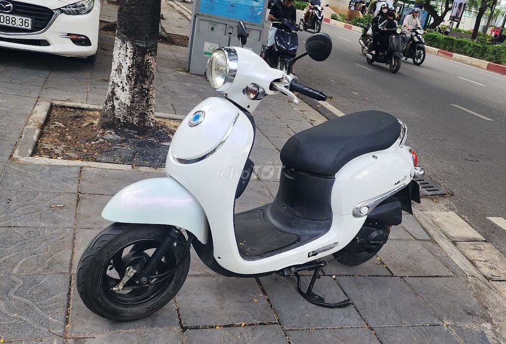 Girono 50cc màu trắng xe mới 100% biển Hà Nội. Mua bán Xe máy tại Quận Ba Đình Hà Nội được đăng bởi Hoàng  hình 3