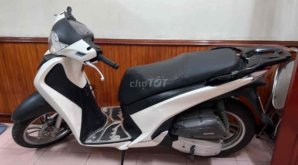 Honda SH125 2016 Trắng đen. Mua bán Xe máy tại Quận Đống Đa Hà Nội được đăng bởi Nguyen Đắc Quân hình 3