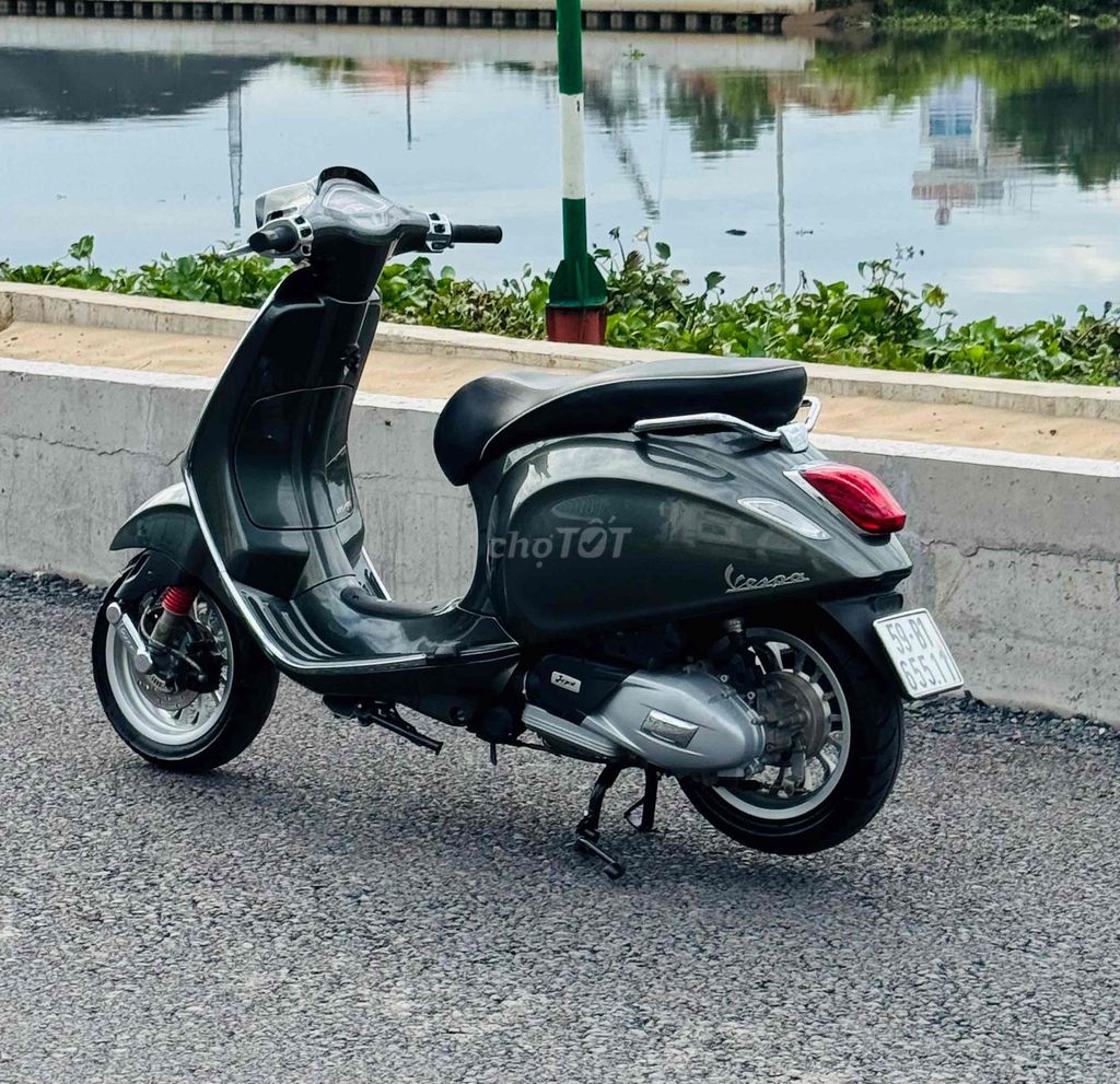 Piaggio Vespa Sprint Xám titan máy igen. Mua bán Xe máy tại Quận Gò Vấp Tp Hồ Chí Minh được đăng bởi CHXM 86 chuyên bán xe trả góp hình 9