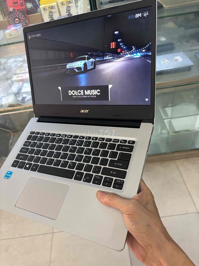 Laptop đời 2023 bán lại giá rẻ dùng tốt chỉ hơn 2t. Mua bán Laptop tại Quận Hà Đông Hà Nội được đăng bởi Shop laptop công nghệ máy tính Chiến thắng hình 1