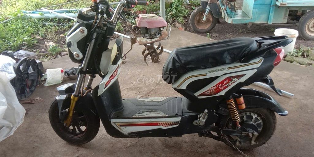 Bán xe máy điện xác xe 5trieu + pin 4 trieu. Mua bán Xe điện tại Huyện Châu Đức Bà Rịa - Vũng Tàu được đăng bởi Thanh hình 1