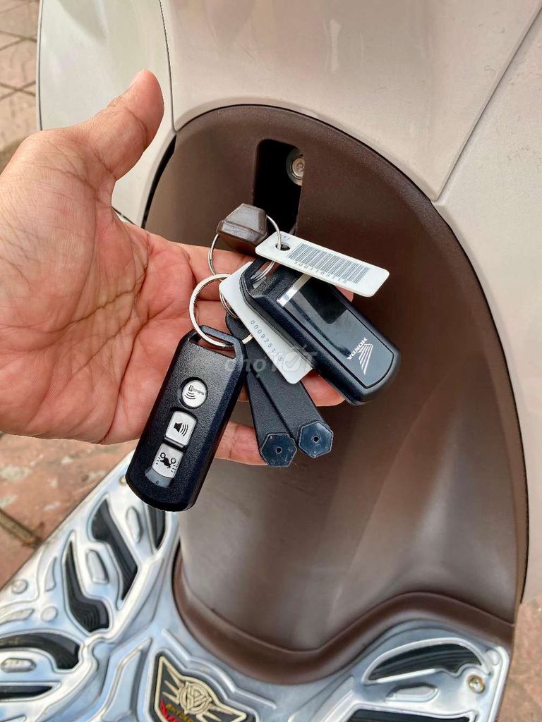 Honda SH MODE Phanh ABS Date 2021 Hồ sơ cầm tay. Mua bán Xe máy tại Quận Ninh Kiều Cần Thơ được đăng bởi Xe Máy TÂN LIÊN HƯNG 1 91B hình 6