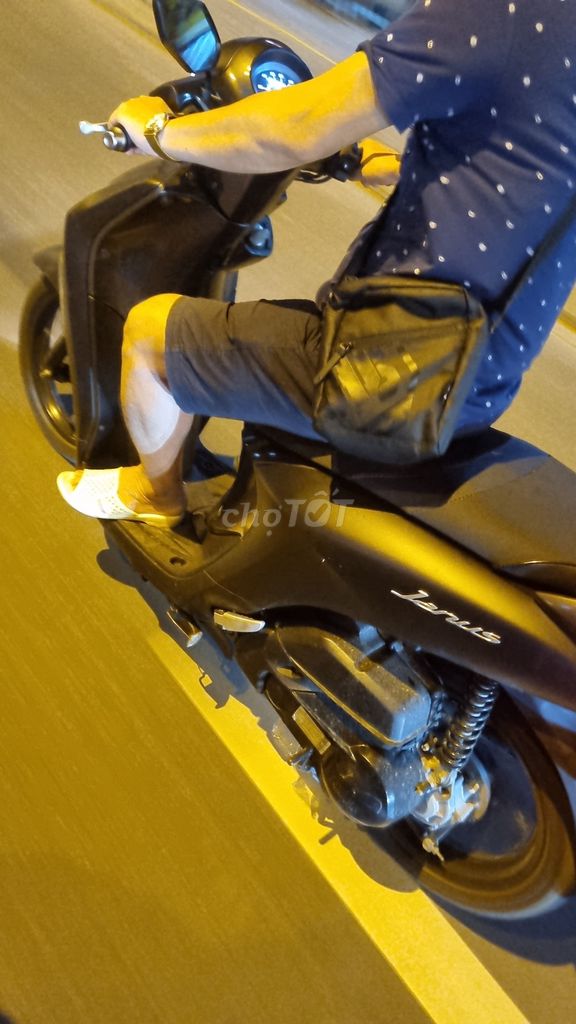 Cần tiền bán gấp. Mua bán Xe máy tại Quận Ngũ Hành Sơn Đà Nẵng được đăng bởi Bui lệ hình 2