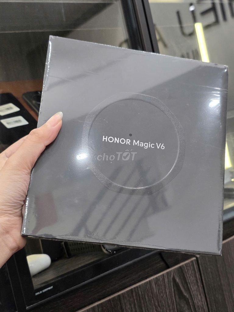 Honor Magic V6 bản quốc tế 16/1T màu Gold Newseal. Mua bán Điện thoại tại Quận Đống Đa Hà Nội được đăng bởi Hiếu Android Shop hình 1