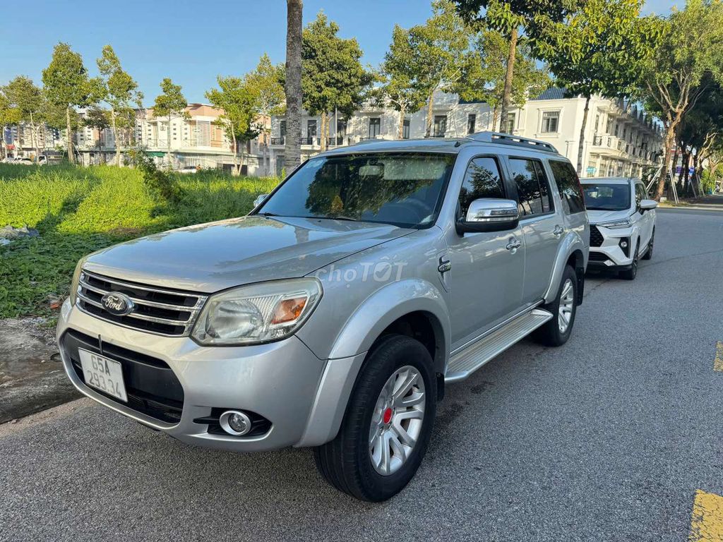 Ford Everest 2014 МКПП Серебристый