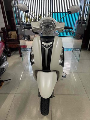 Yamaha Grande Trắng