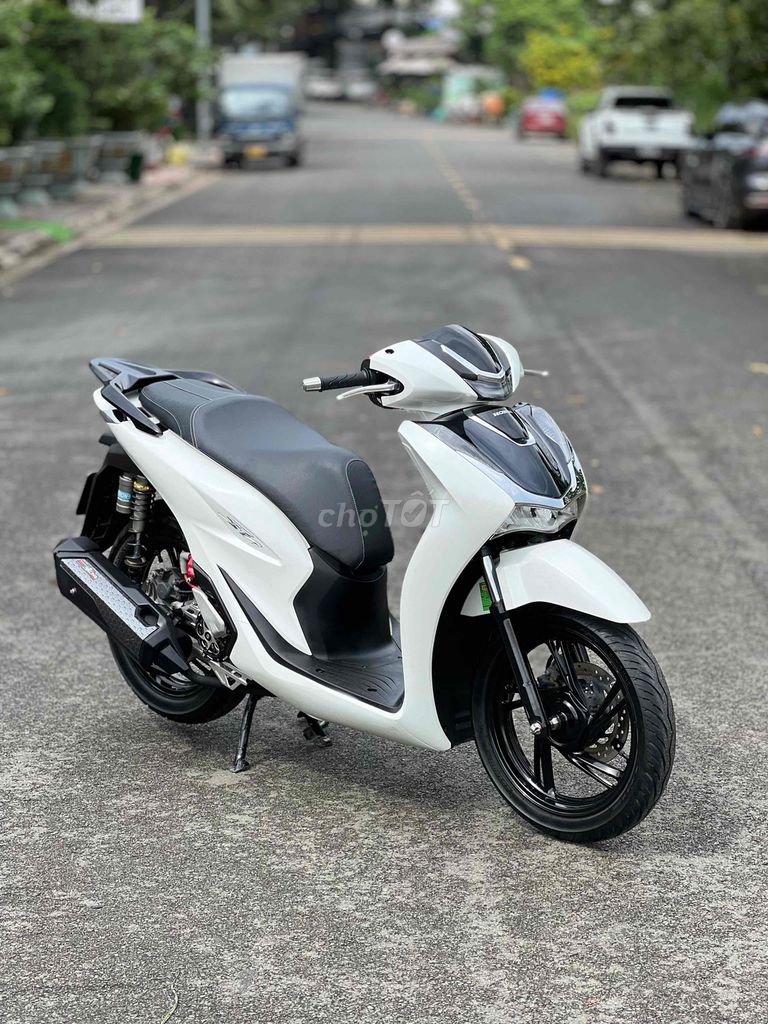 Shvn 125 Abs Trắng Đen Sporty Kiểng Nhẹ Leng Keng🎉. Mua bán Xe máy tại Thành phố Biên Hòa Đồng Nai được đăng bởi Xe Máy Phát Đồng hình 1