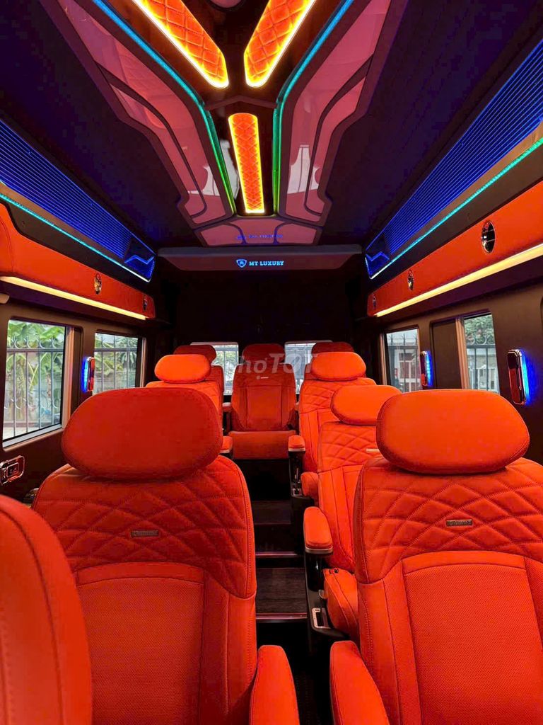 Ford Transit 2025 Limousine 12S. Mua bán Ô tô tại Quận 3 Tp Hồ Chí Minh được đăng bởi Lương Hoàng Long hình 15