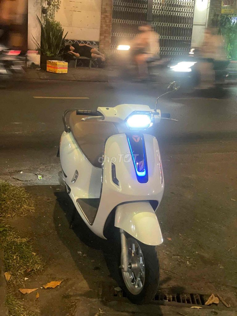 Xe máy điện Yadea Oris Trắng. Mua bán Xe điện tại Quận Tân Phú Tp Hồ Chí Minh được đăng bởi PHẠM TUẤN MUA BÁN XE ĐIỆN hình 2