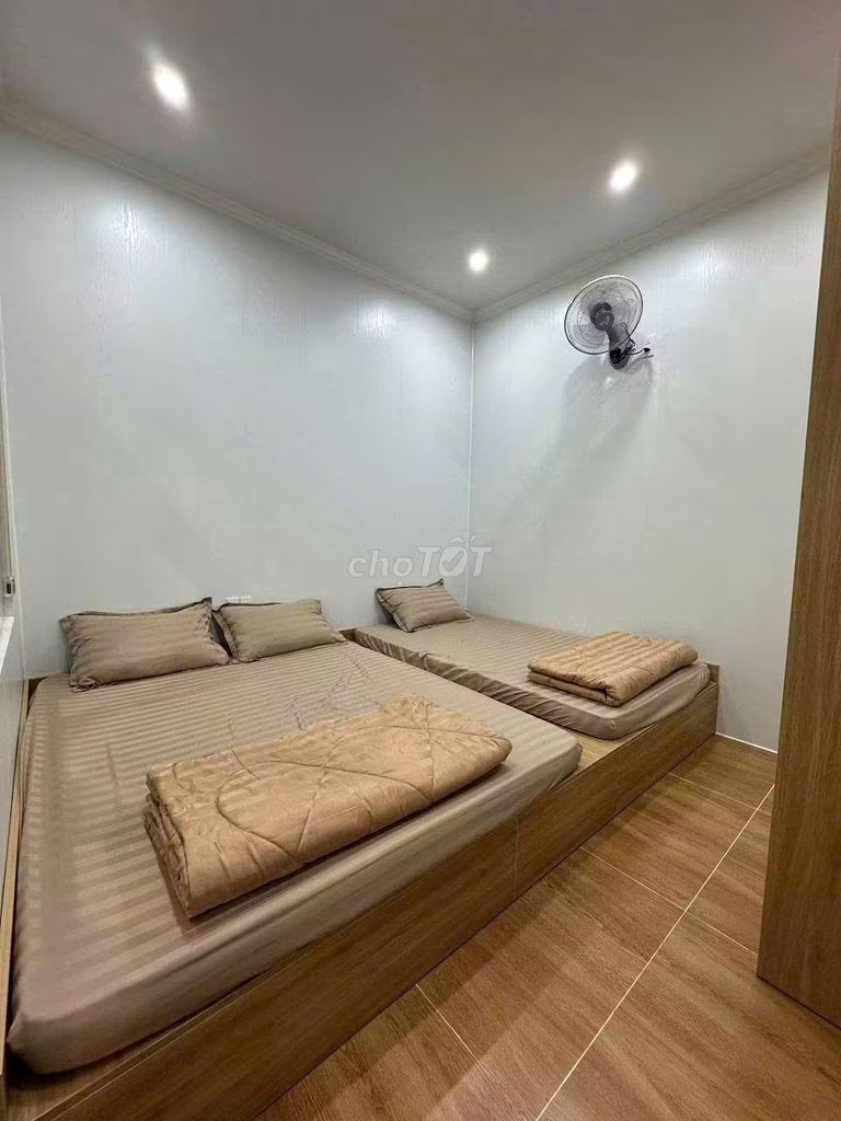 New single-storey garden house with 3 en-suite bedrooms — photo 1
