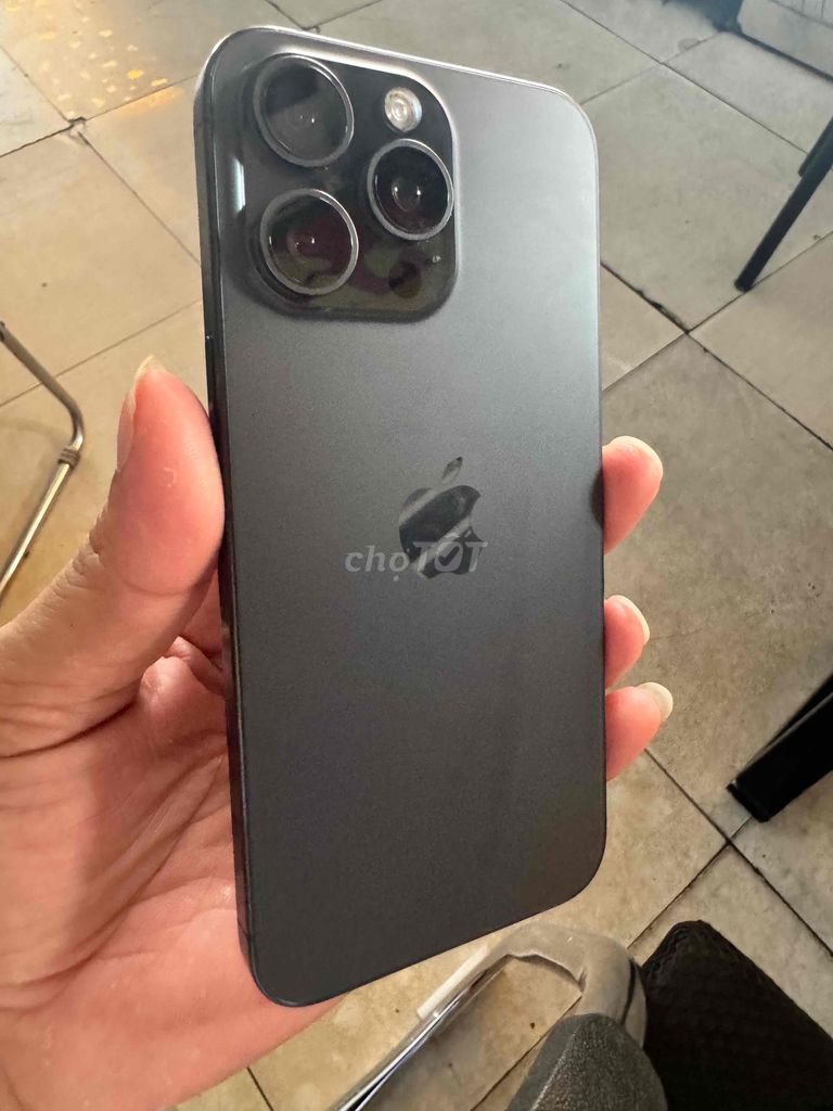 iPhone 15 Pro Max 256GB Đen Mỹ Đã sử dụng. Mua bán Điện thoại tại Thành phố Thuận An Bình Dương được đăng bởi cầm đồ Hà Minh Tâm  hình 1