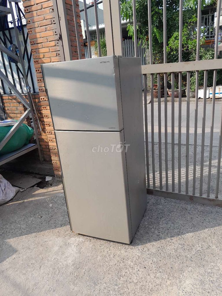 Bán thợ chiếc tủ Hitachi Inverter như hình. Mua bán Tủ lạnh tại Quận 12 Tp Hồ Chí Minh được đăng bởi Nguyễn Việt  hình 1