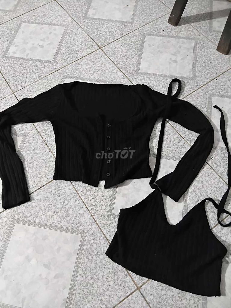 Set áo nữ đen đã mặc 1 lần. Mua bán Quần áo tại Huyện Gò Công Tây Tiền Giang được đăng bởi Bích Trâm hình 1