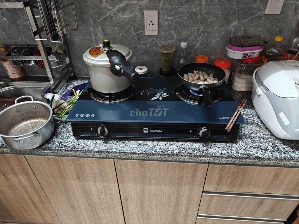 Bếp ga Sakura mặt kính Đen. Mua bán Bếp, lò, đồ điện nhà bếp tại Thành phố Thủ Đức Tp Hồ Chí Minh được đăng bởi trần hằng hình 1