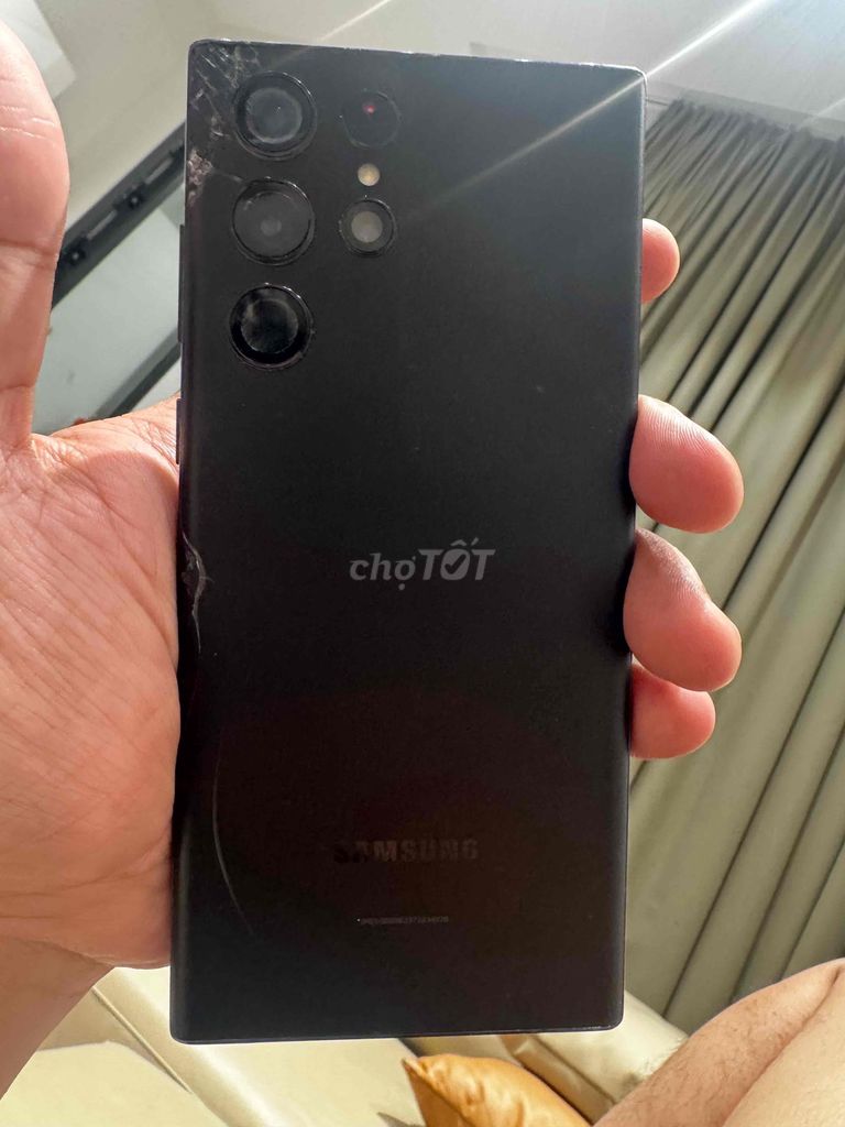 Samsung S22 Ultra Đen 4 sọc lưng nứt. Mua bán Điện thoại tại Quận 5 Tp Hồ Chí Minh được đăng bởi Ty hình 1