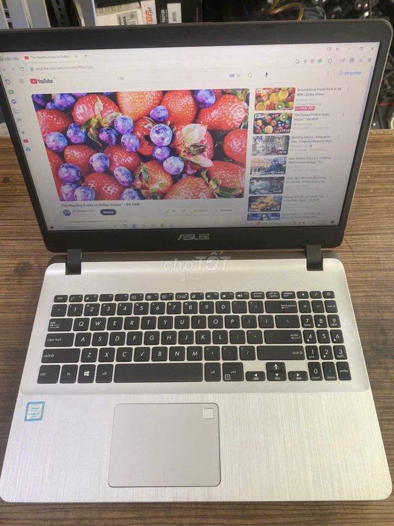 Bán Asus vivoBook cấu hình khủng ram 8G, SSD256G