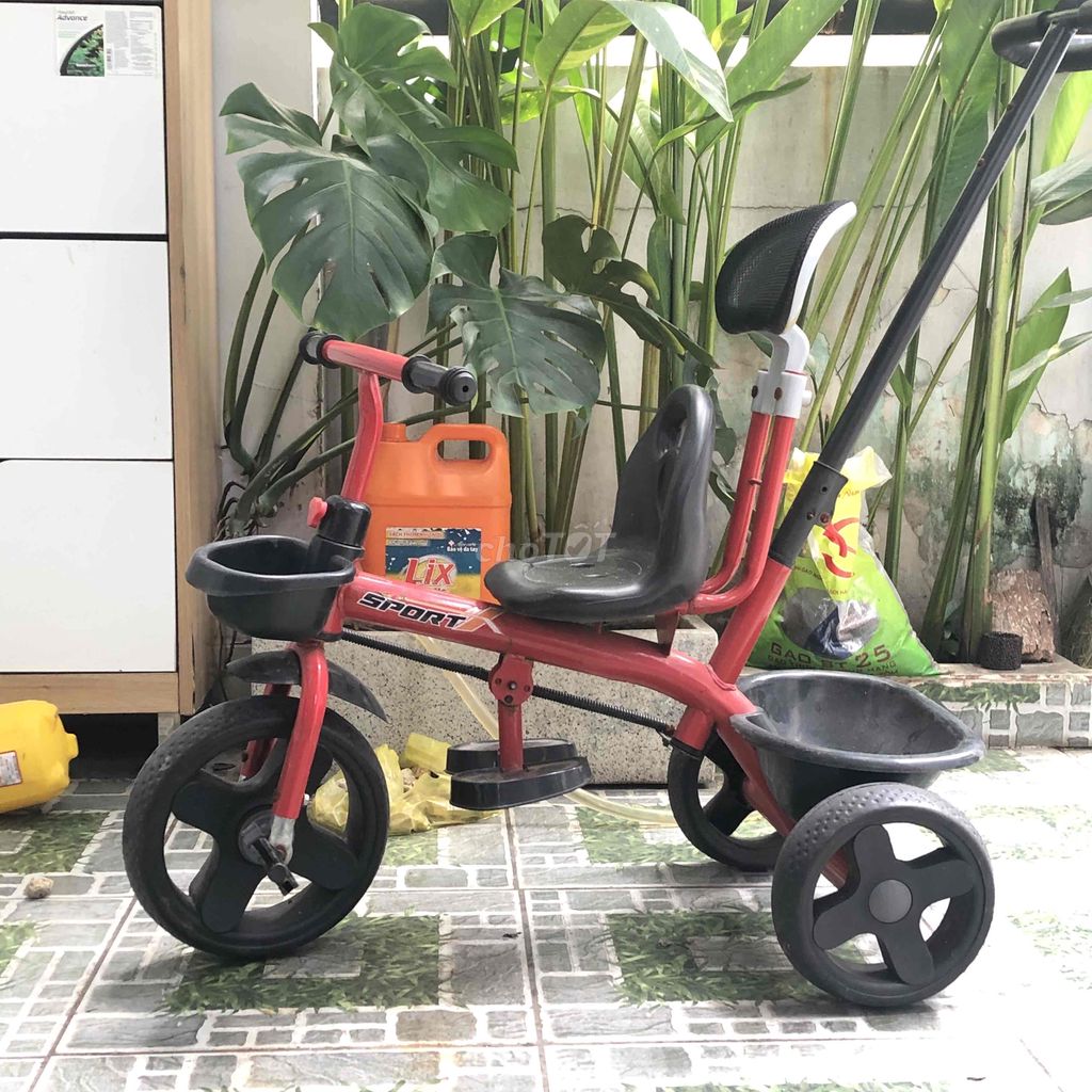 Xe Đẩy Bé Đi Dạo