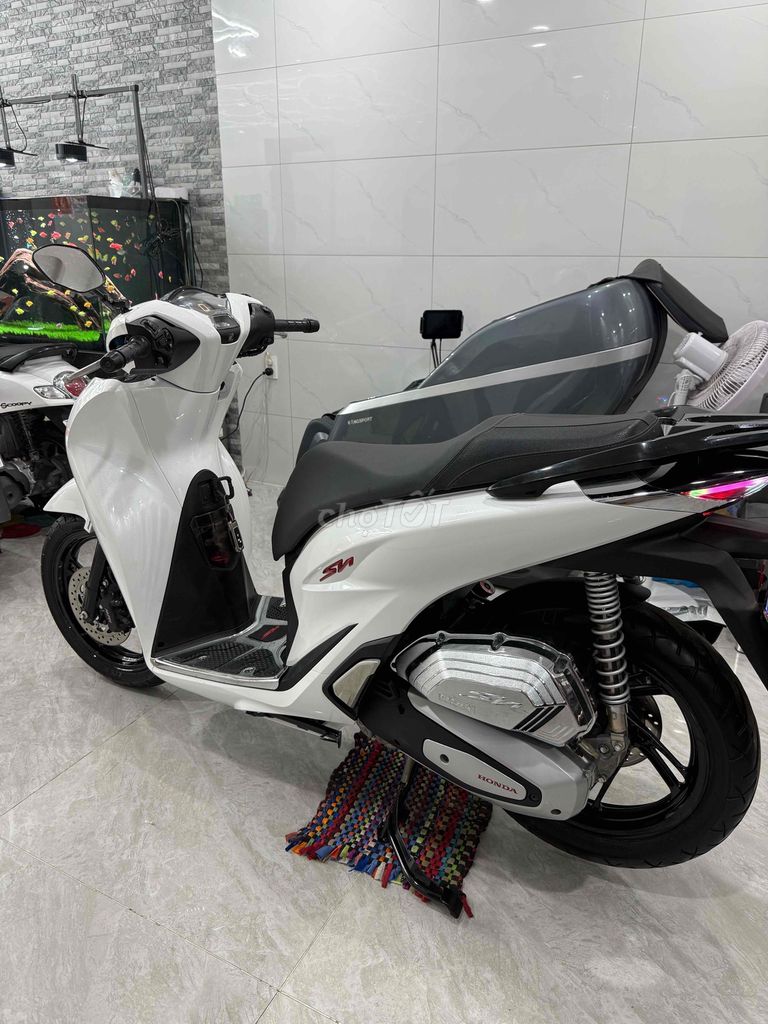 Хонда SH 125i 2024 Белая Черная Вьетнам