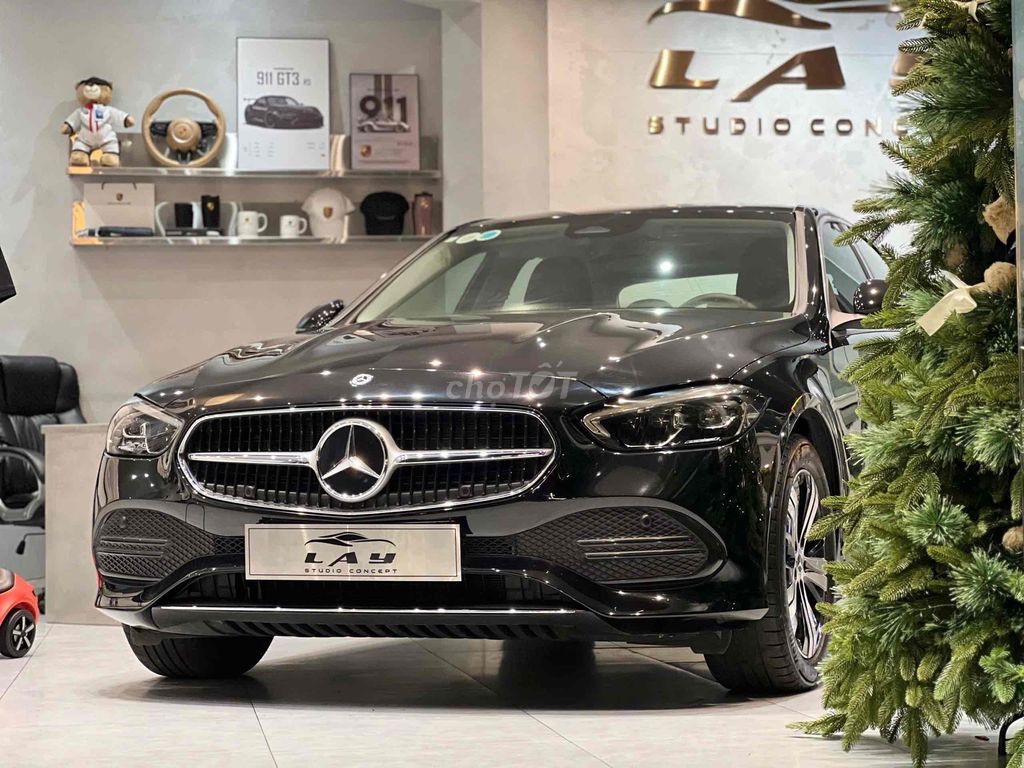 Mercedes  C200 Avantgarde Model 2022 Odo 1493 km