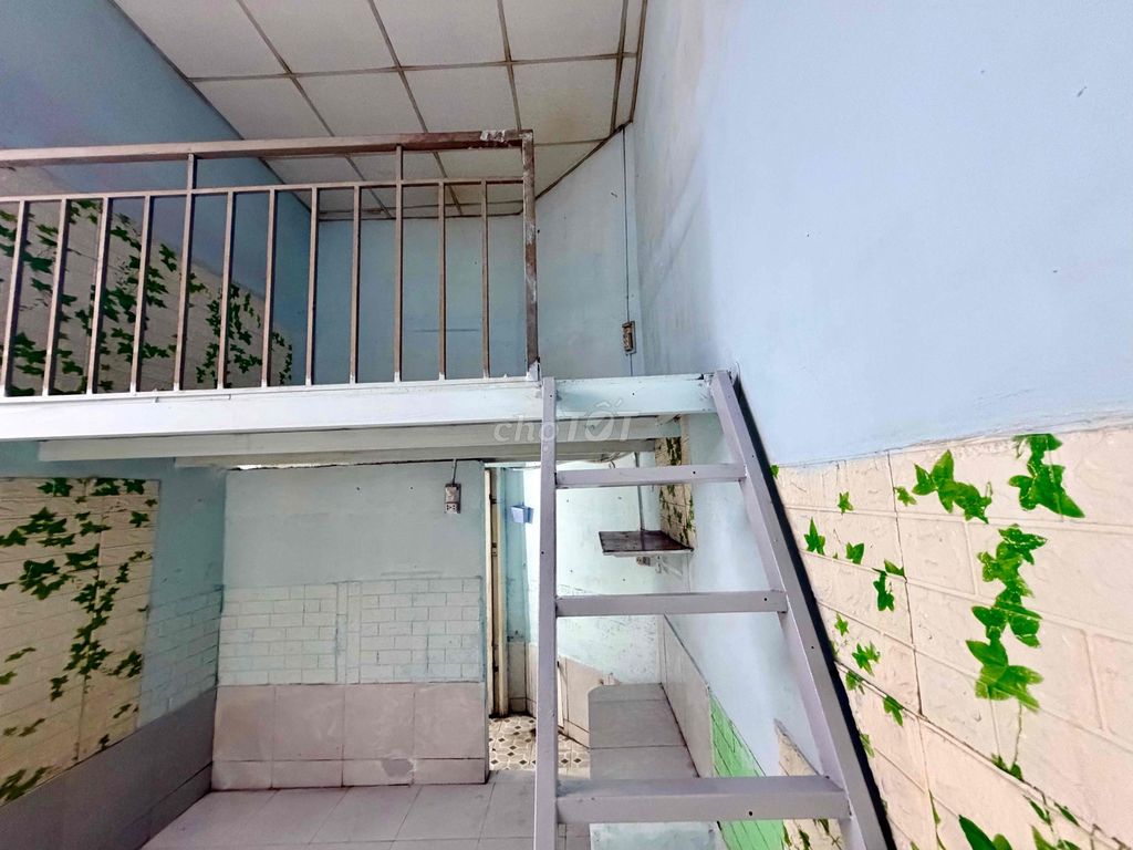 Phòng trọ có gác, mặt tiền hẻm xh cho CN, NVVP. gần KCX Tân thuận  ..