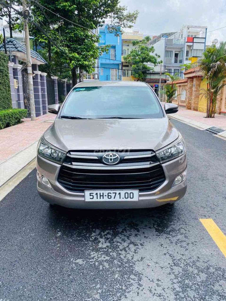 Toyota Innova 2.0 E số sàn đời 2020