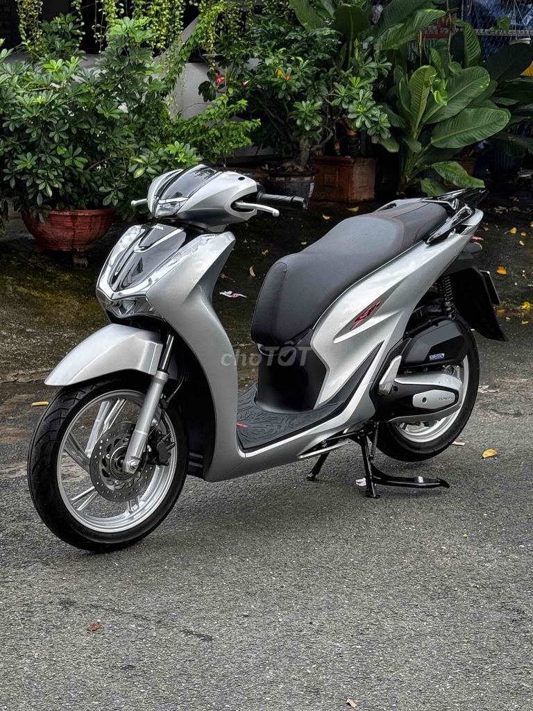 Honda SH 160i ABS 2024 Серебристый