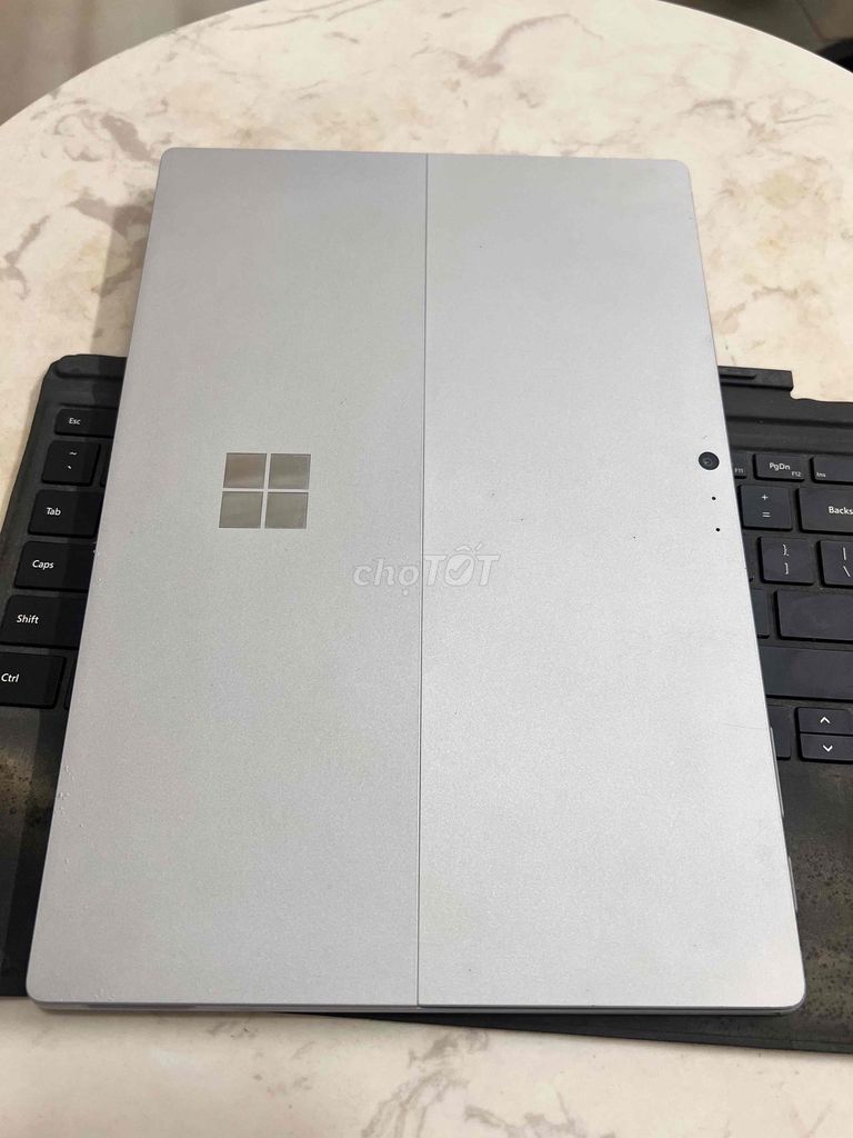 Bán hộ đứa em con Surface pro 6. Mua bán Laptop tại Quận Hoàng Mai Hà Nội được đăng bởi Anh Dự hình 1