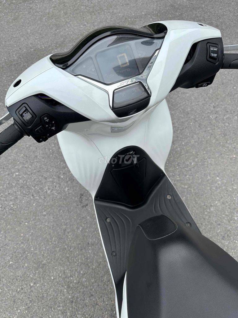 Honda SH việt 2022!! 125cc phanh CBS chạy lướt. Mua bán Xe máy tại Quận Hoàng Mai Hà Nội được đăng bởi Xe Máy Quân Oanh  hình 5