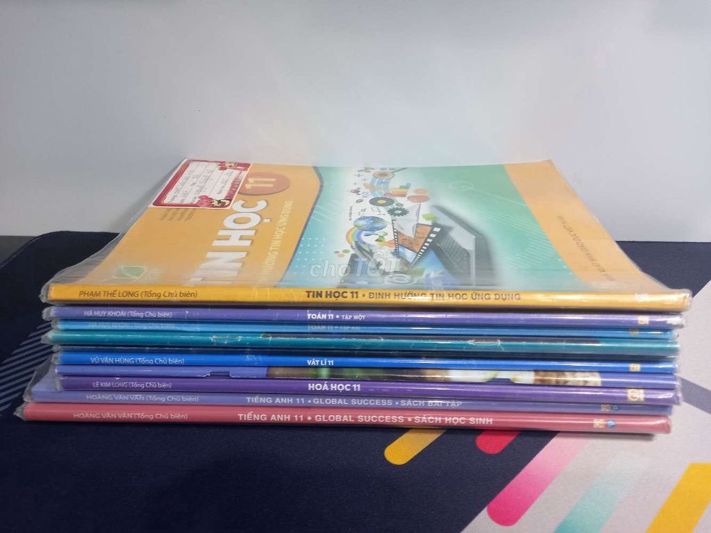 Sách giáo khoa Lớp 11 (Kết nối tri thức). Mua bán Sách tại Thành phố Vĩnh Long Vĩnh Long được đăng bởi Quỳnh Anh hình 1