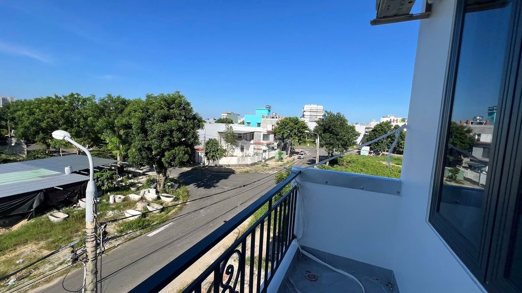 Furnished studio with balcony near FPT University — photo 1