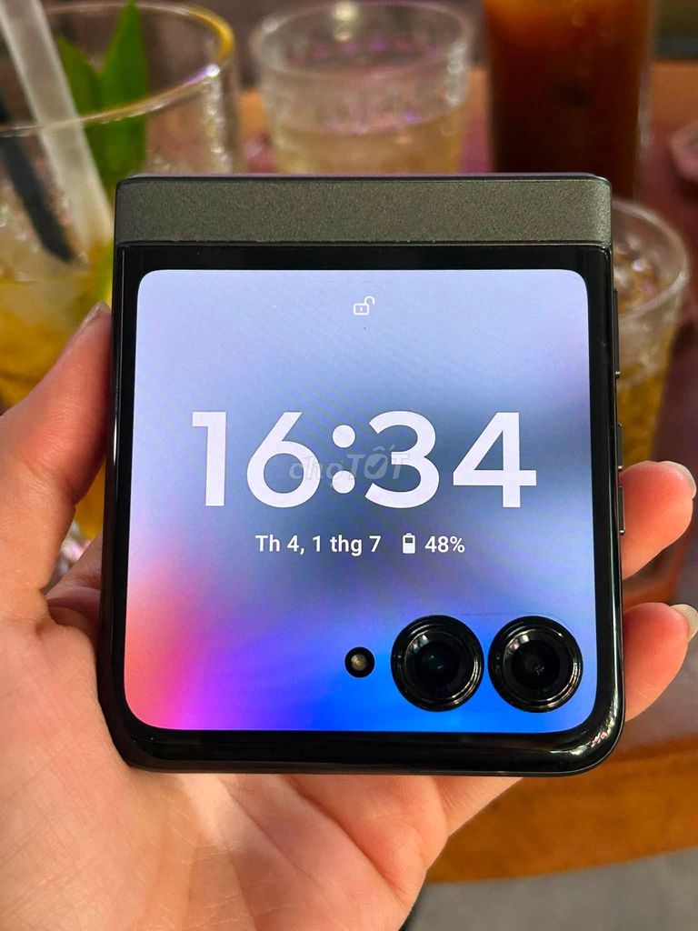 Motorola Razr 2024 8GB/256GB Đen Đã sử dụng. Mua bán Điện thoại tại Quận Bình Tân Tp Hồ Chí Minh được đăng bởi Hội Đồ Điện Tử hình 1