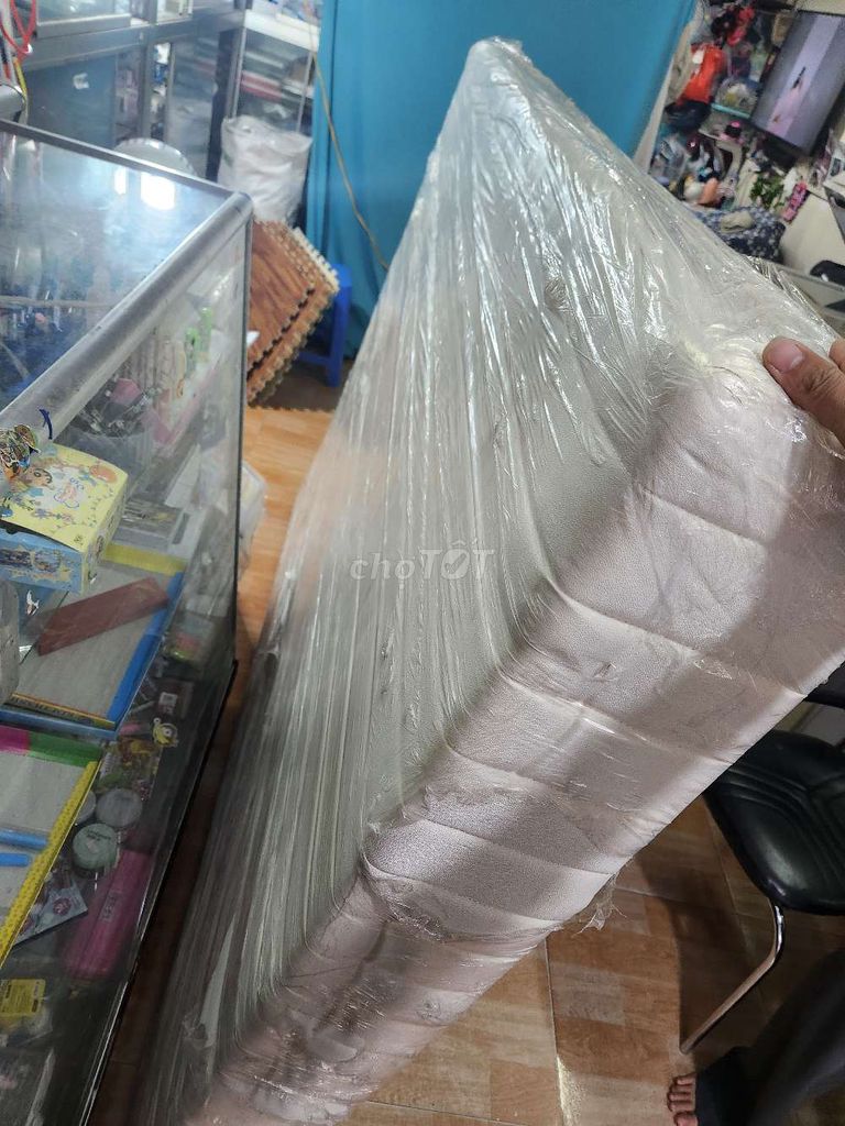 Giường kiêm đệm lò xo 2m x 1.6m Như mới. Mua bán Giường, chăn ga gối nệm tại Huyện Thanh Trì Hà Nội được đăng bởi đồ linh tinh ko dùng hình 1