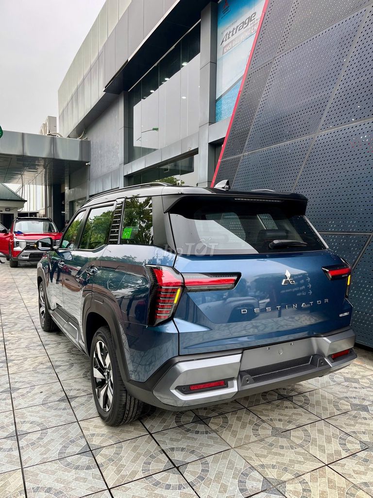 GIÁ HẤP DẪN TRẢ TRƯỚC 117 TRIỆU NHẬN XE MỚI NHẤT. Mua bán Ô tô tại Quận 1 Tp Hồ Chí Minh được đăng bởi Mitsubishi Trần Hưng Đạo hình 10