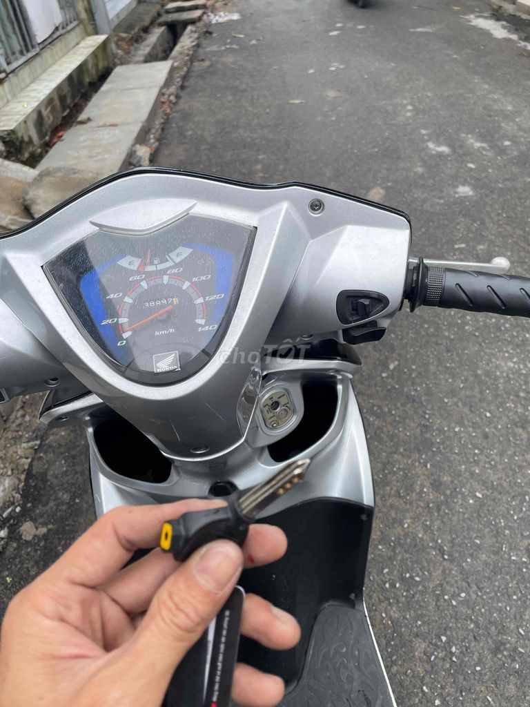 vision bs 60 -máy êm ru- ga nhẹ -mượt ga. Mua bán Xe máy tại Thành phố Biên Hòa Đồng Nai được đăng bởi phát huy hình 5