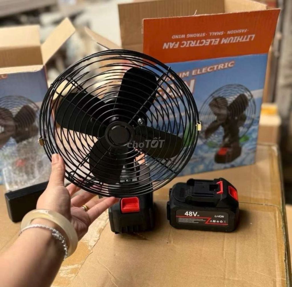 Quạt tích điện Đen Li-ion 48V. Mua bán Quạt tại Quận Sơn Trà Đà Nẵng được đăng bởi Vivian Serena hình 1