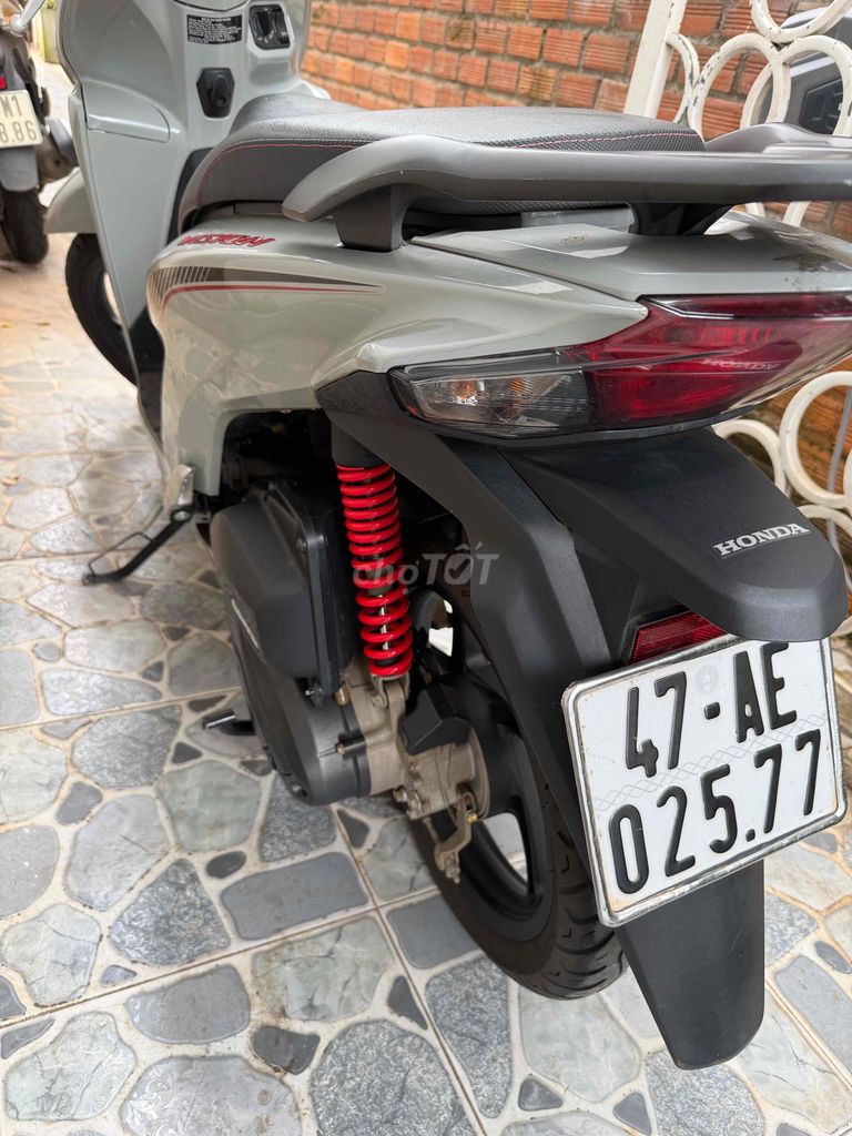 honda vision bản thể thao,xe đẹp,mới đi 9800km. Mua bán Xe máy tại Thành phố Buôn Ma Thuột Đắk Lắk được đăng bởi phùng vĩnh hình 3